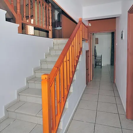 Lp Villa Peyia