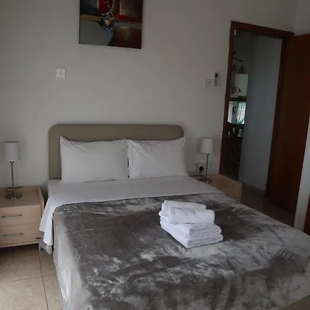 Lp Villa Peyia